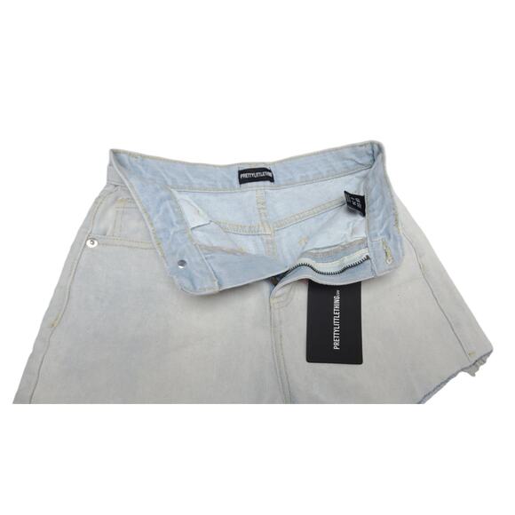 PrettyLittleThing Denim Shorts High Rise Bleach Wash Jeans Women's 4 - Picture 4 of 7